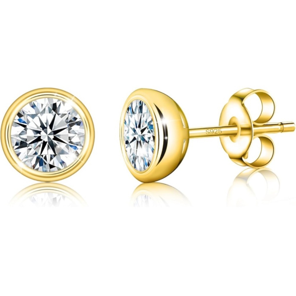 Bezel Vintage 18k 3/4 Carats Round Diamond Moissanite Earrings